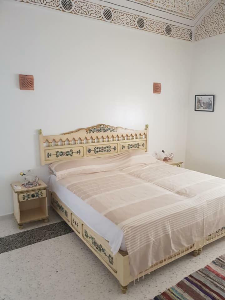 Dar Mamina Panzió Sidi ash Shammakh Kültér fotó